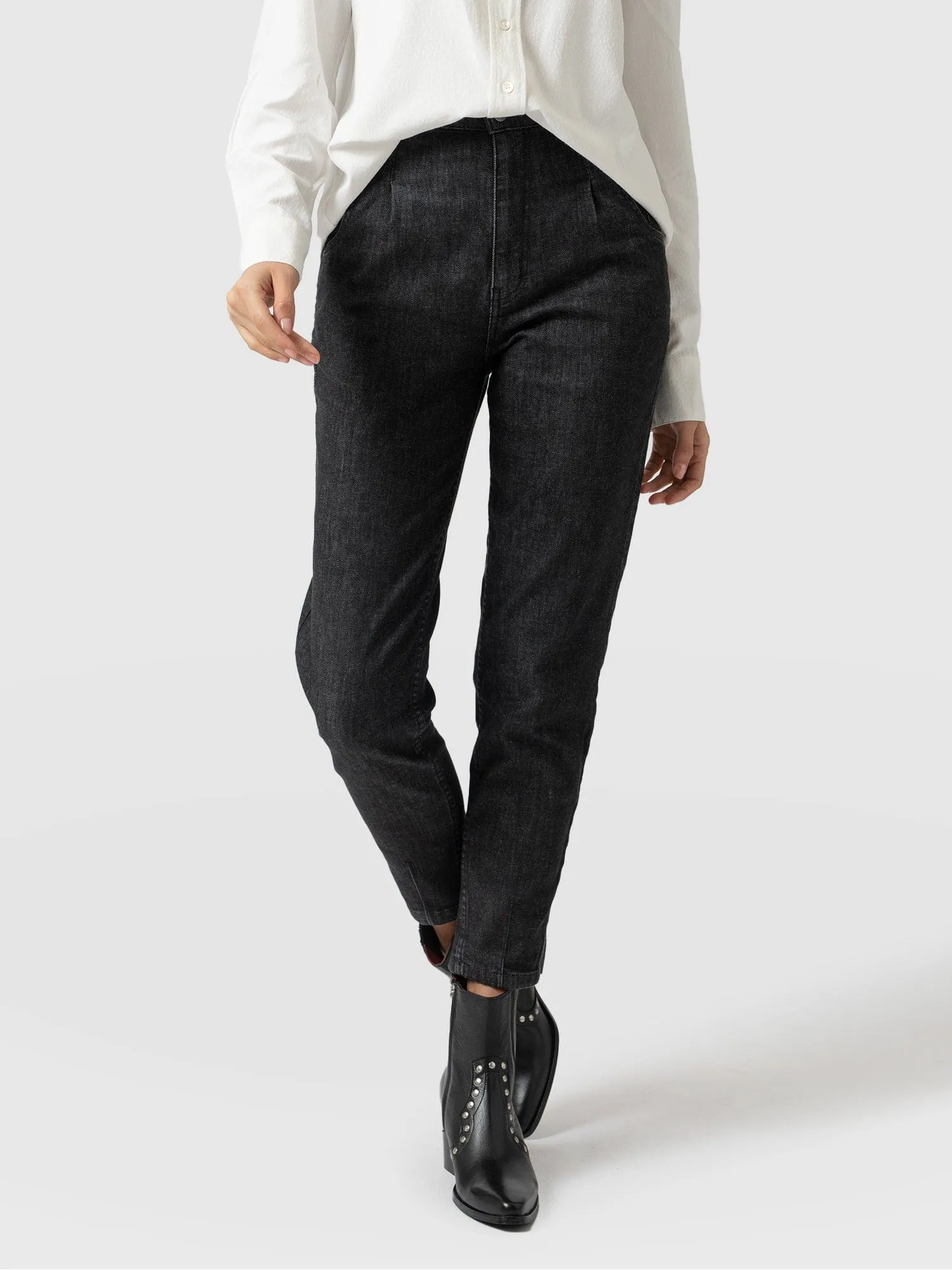 Pixie Pleat Mom Jeans - Black